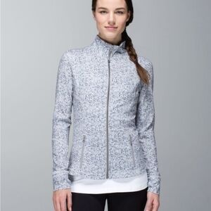 Lululemon Forme II Jacket Cuffins Petit Fleur Silver Spoon Size 4 Speckled Print